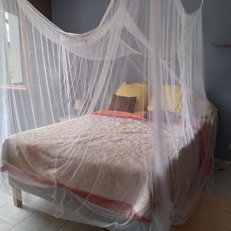 Chambre Soleiade Laroque  エクステリア 写真