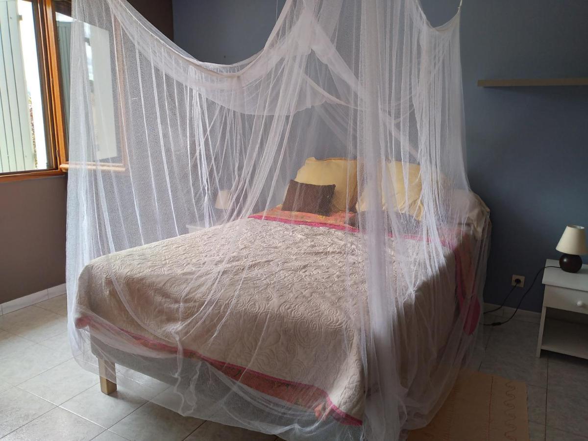Chambre Soleiade Laroque  エクステリア 写真